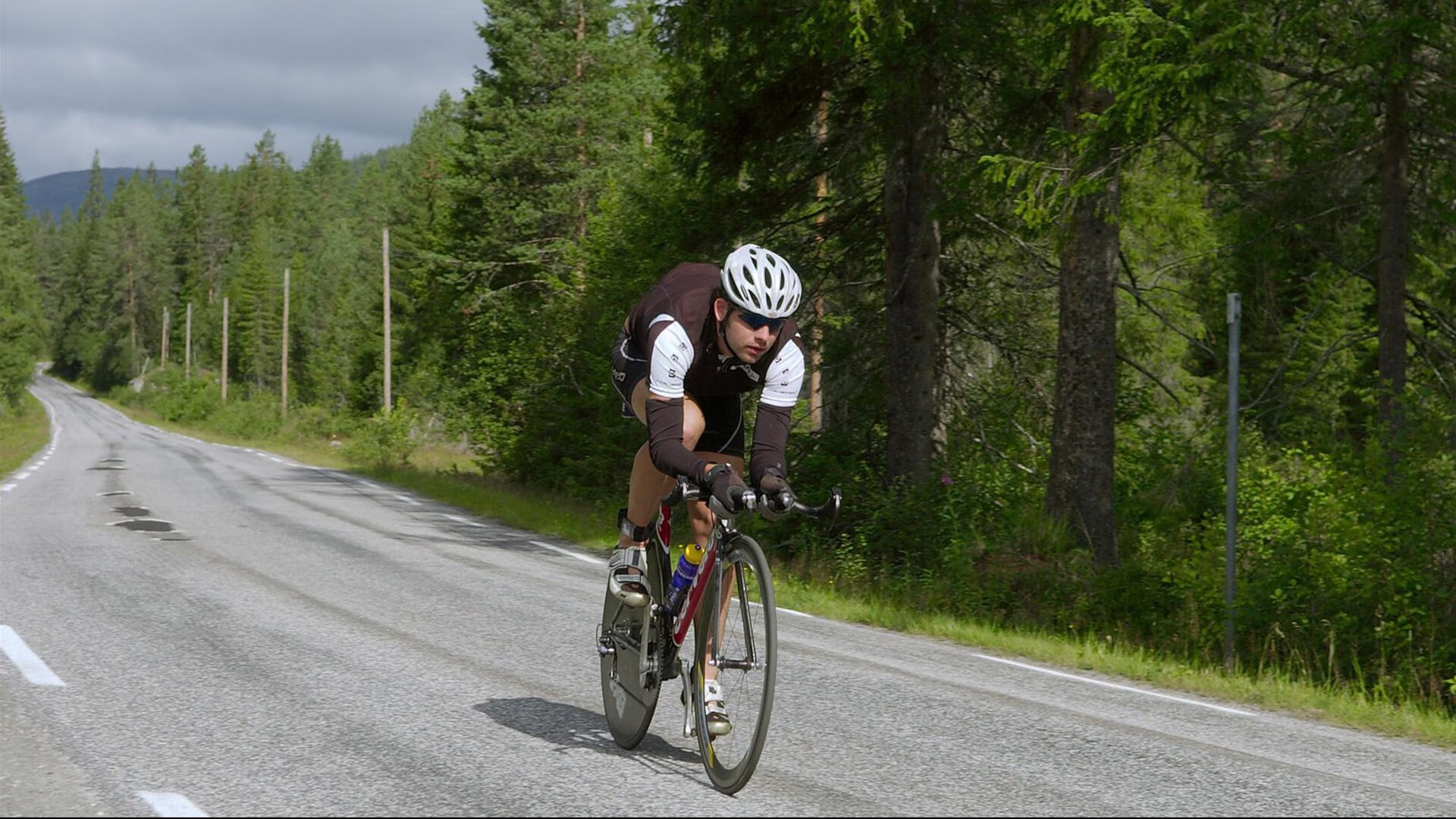 自行车耐力赛首次引入虚拟现实技术,耐力公路车可以竞速吗
